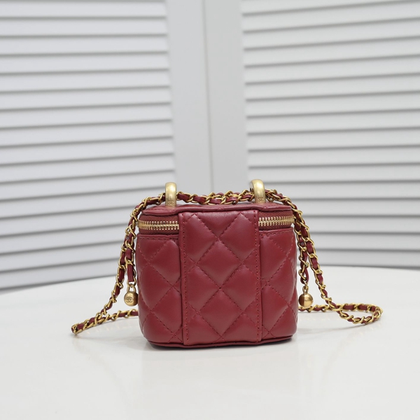 シャネルバッグ側面デザイン